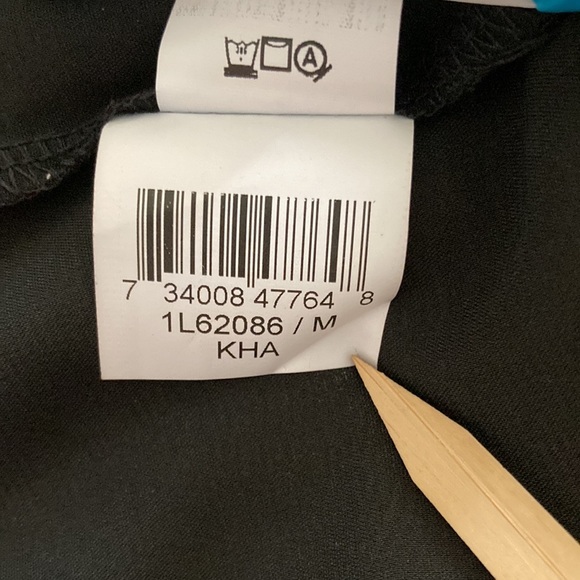 Karen Kane skirt Size M scollop cream with black lining and elastic black band. - Picture 11 of 13